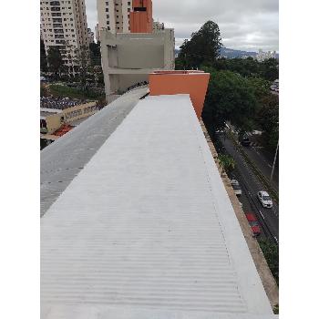 Aplicação de manta térmica em coberturas metálicas em Biguaçu